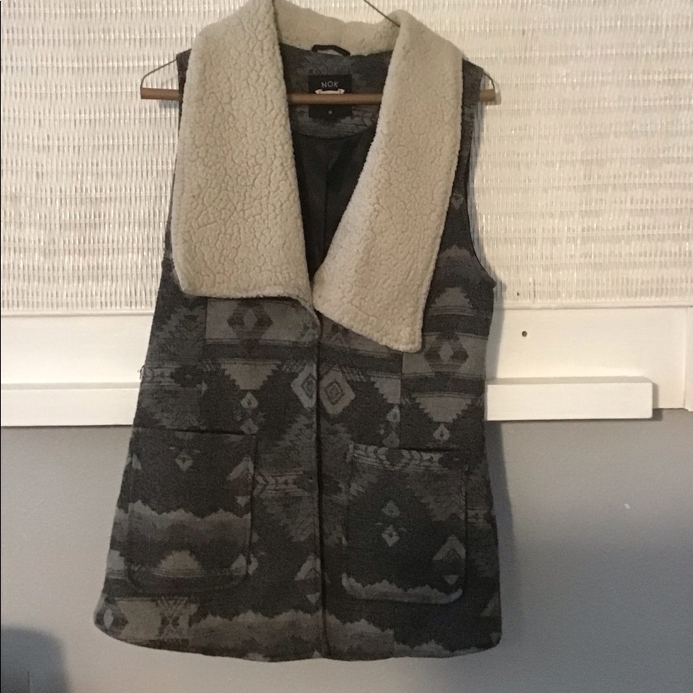 Nok Nok Aztec Vest - Picture 2 of 6